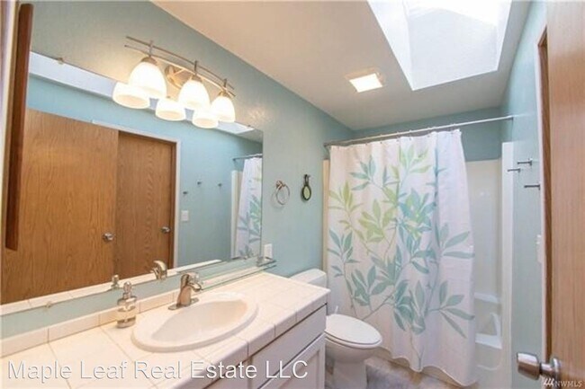 Building Photo - 4 br, 2.5 bath House - 4107 23rd Ave SW