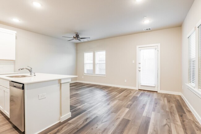 Building Photo - 337 N Centro Cir