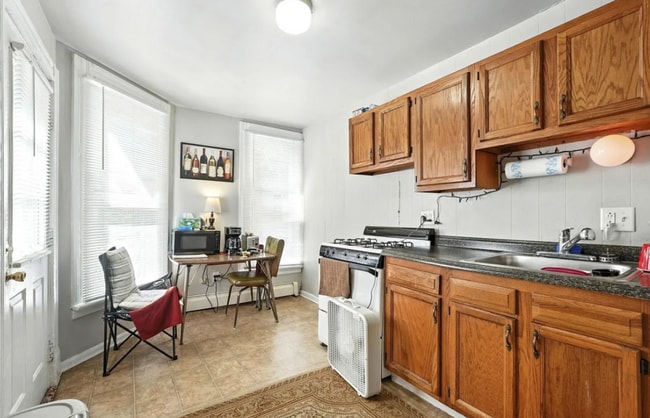 Building Photo - 1001 Lincoln Ave