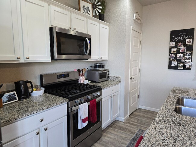 Building Photo - 310 Pavo Ct