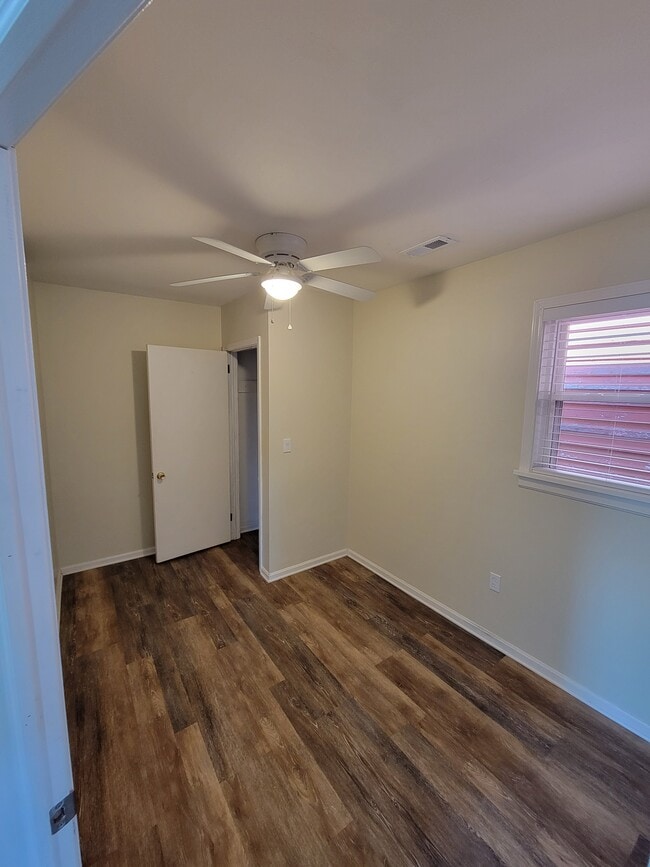 Building Photo - 3416 Hancock Ave