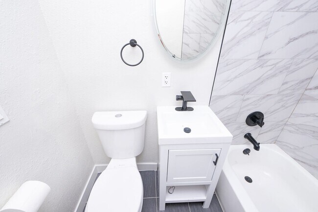 Building Photo - 2813-15 46th St