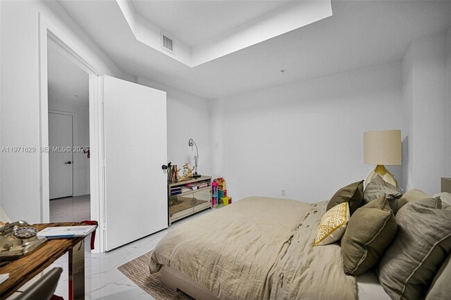 Building Photo - 17111 Biscayne Blvd