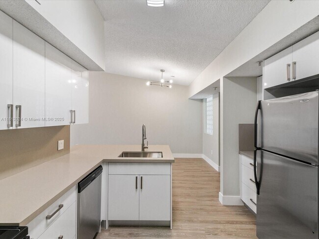 Building Photo - 155 NW 96th Terrace