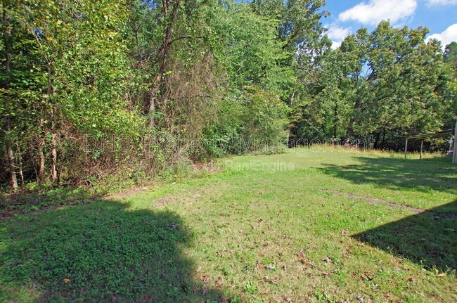 Building Photo - 1135 E Fayetteville Rd