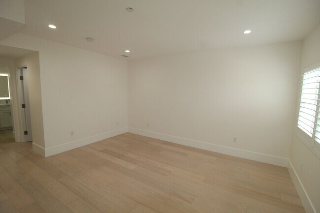 Building Photo - Oxnard Shores: Huge Rooftop Deck w/Ocean Views!