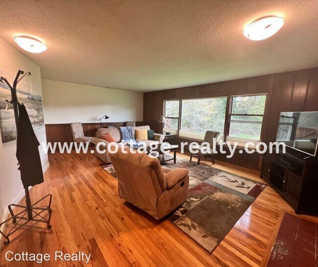 Building Photo - 3 br, 2 bath House - 803 Warren Creek