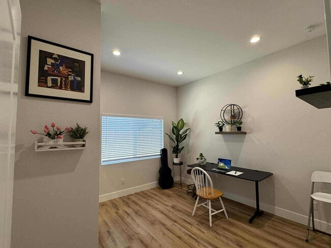 Building Photo - Beautiful Fully Furnished Home in Garden G...