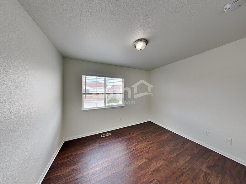 Building Photo - 4570 N Orleans St