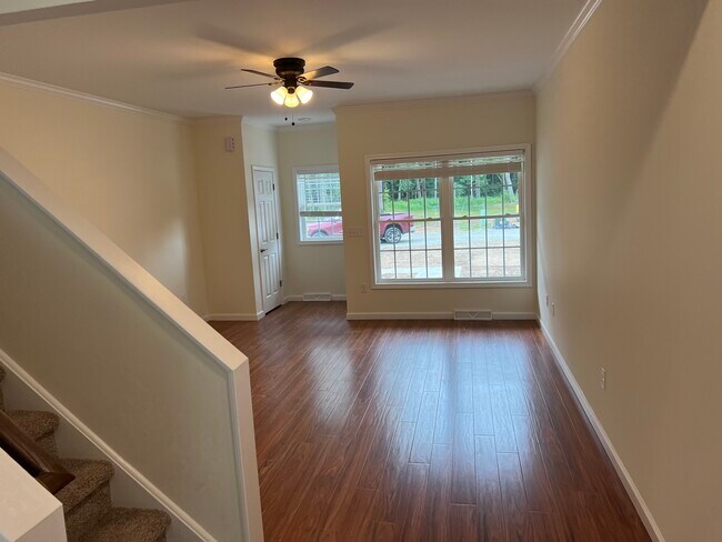 Building Photo - 5 Red Maple Ln