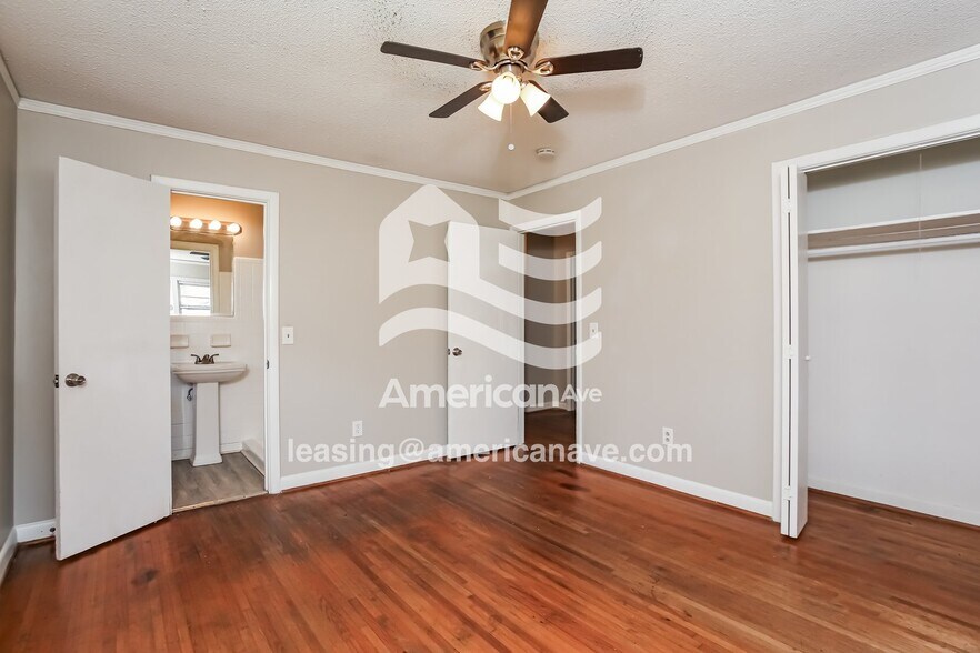 Building Photo - 1813 Bassler St