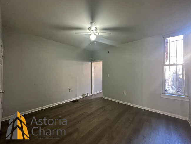 Building Photo - Updated 3 bedroom 1 bath Rowhome with Fenc...