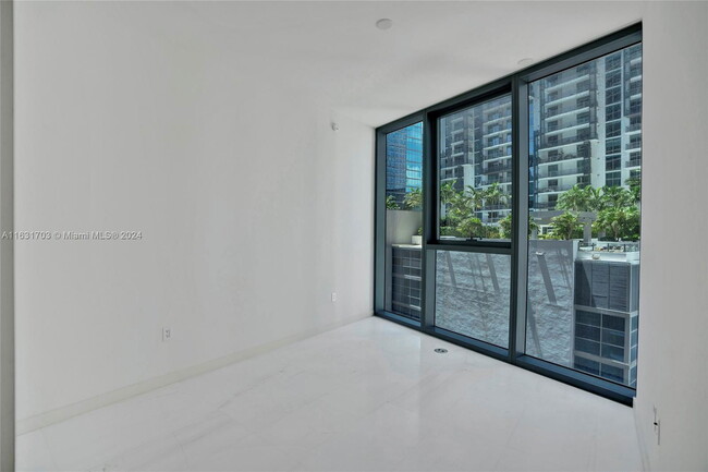 Building Photo - 300 Biscayne Blvd Way