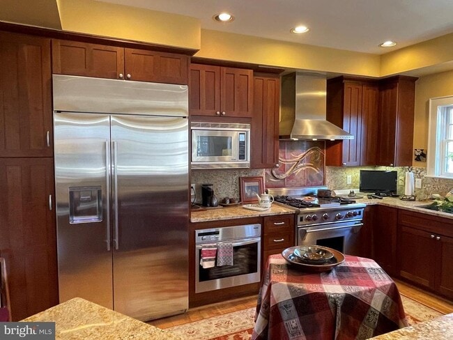 Building Photo - 19 Sunset Dr