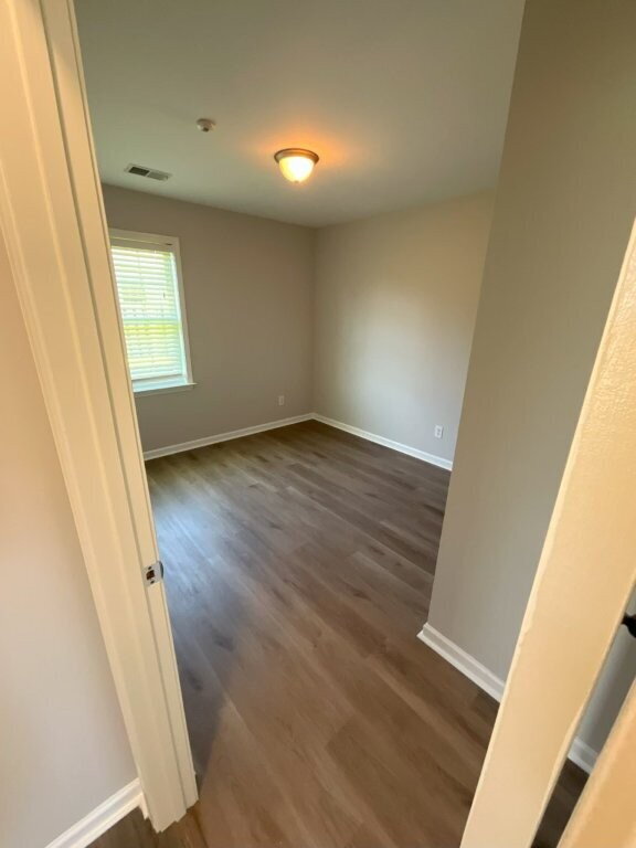 Building Photo - "Newly renovated 3-Bed, 2-Bath Home in Win...