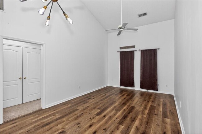 Building Photo - 304 Fox Overlook