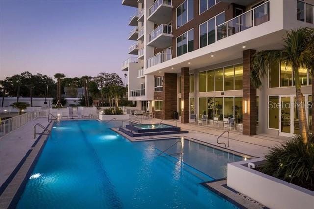 Building Photo - 920 N Osceola Ave