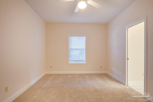 Building Photo - 3461 Oakmont Dr