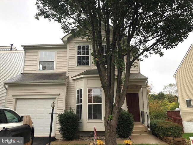 Building Photo - 6821 Hollow Glen Ct
