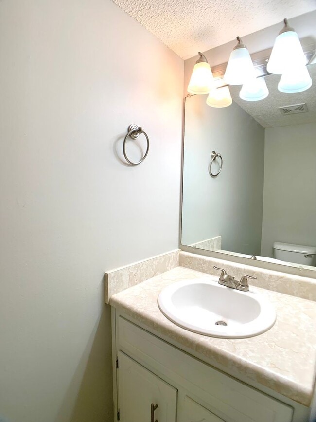 Building Photo - 329 Audrea Ln