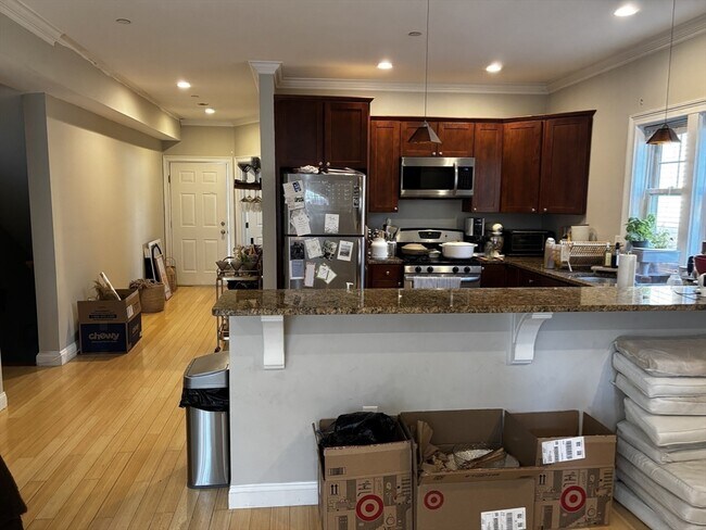 Building Photo - 18 Knowlton St