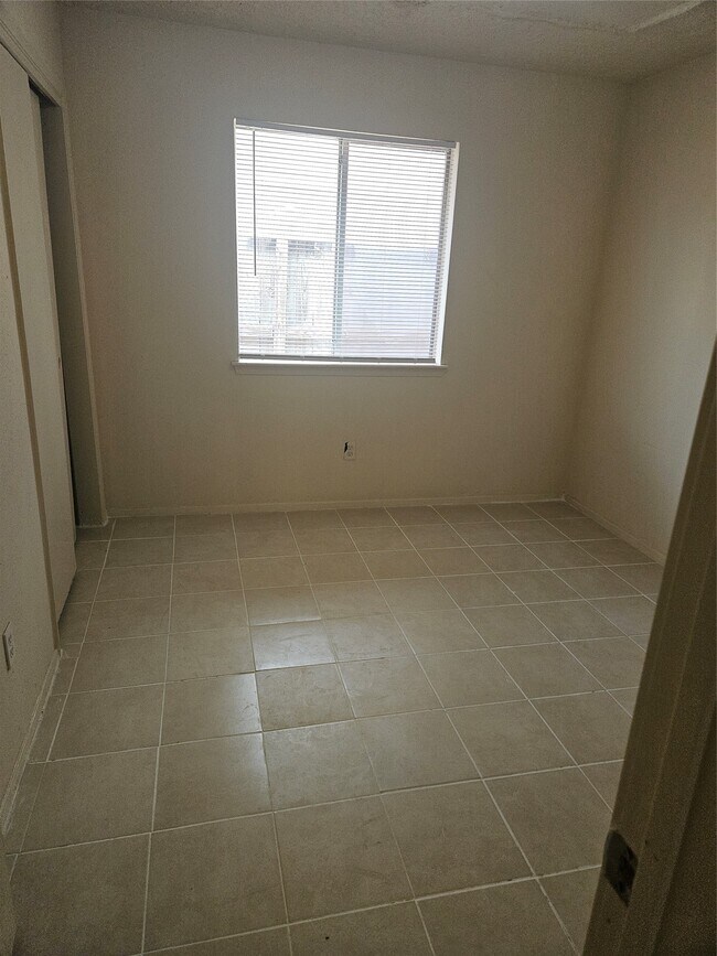 Building Photo - 18539 Lippizaner Dr