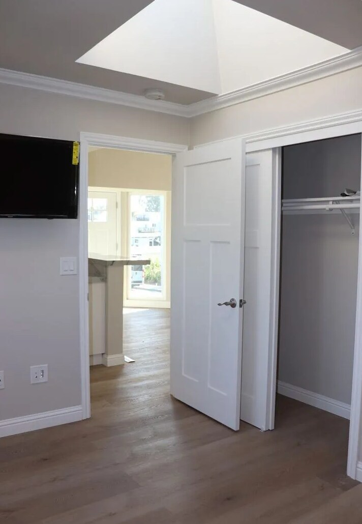 Building Photo - 902 W Cliff Dr