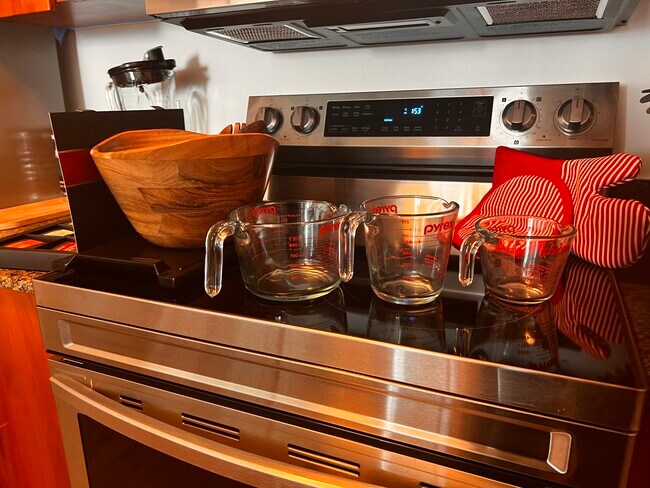 Building Photo - 1200 Brickell Bay Dr