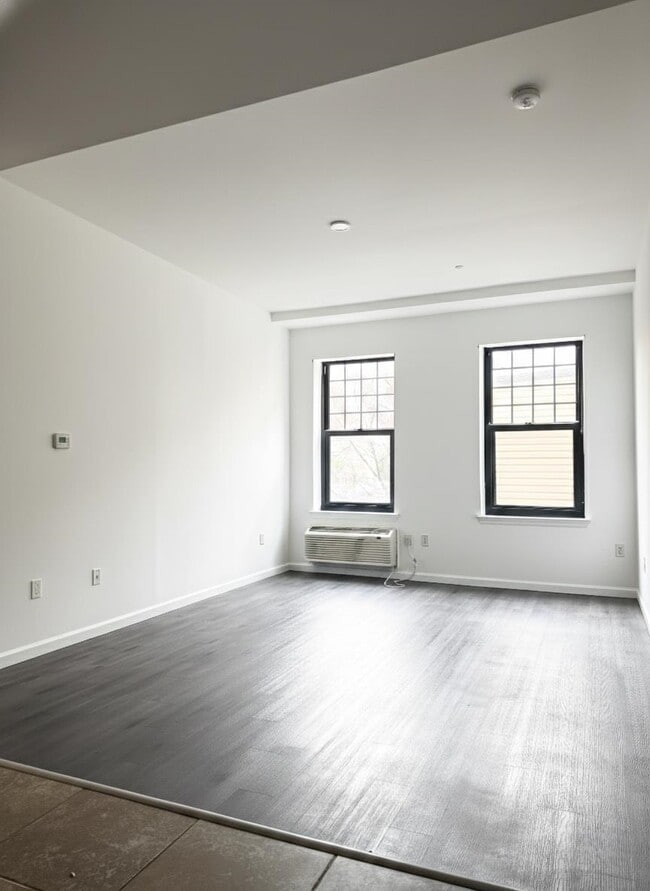 Building Photo - 190 Culver Ave