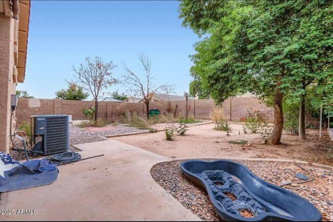 Building Photo - 21098 N Alexis Ave