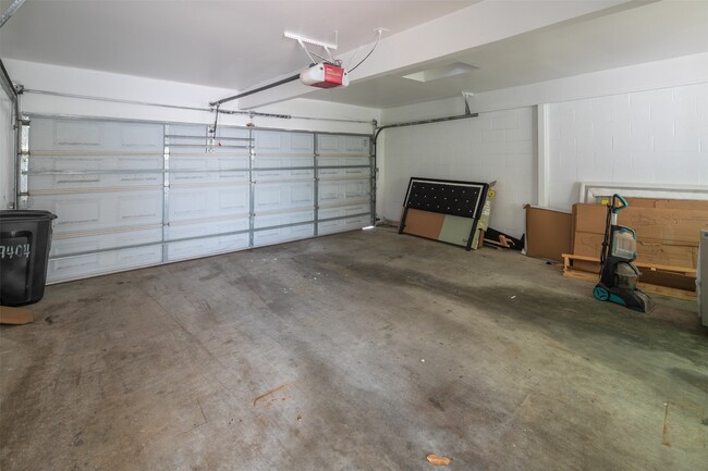 Building Photo - 9404 Denbury Way