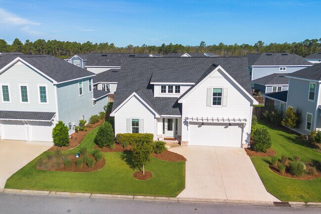 Building Photo - 84 Roundwood Dr