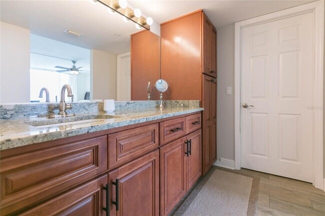 Building Photo - 5729 Del Sol Blvd