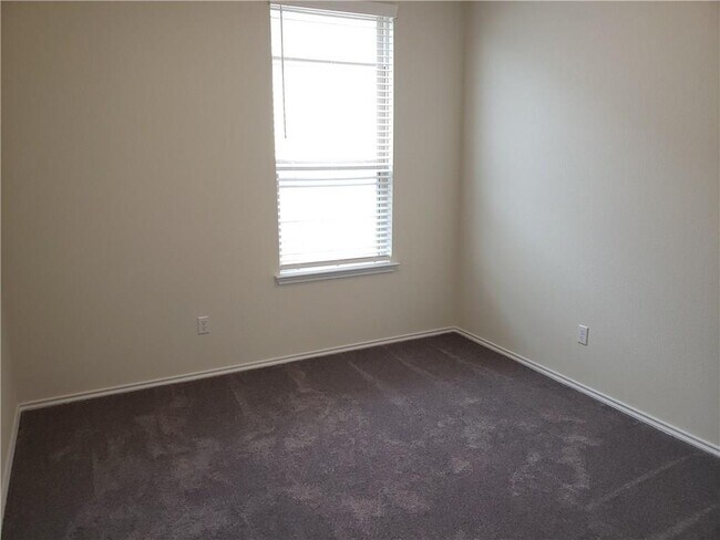 Building Photo - 1105 Cliffbrake Wy