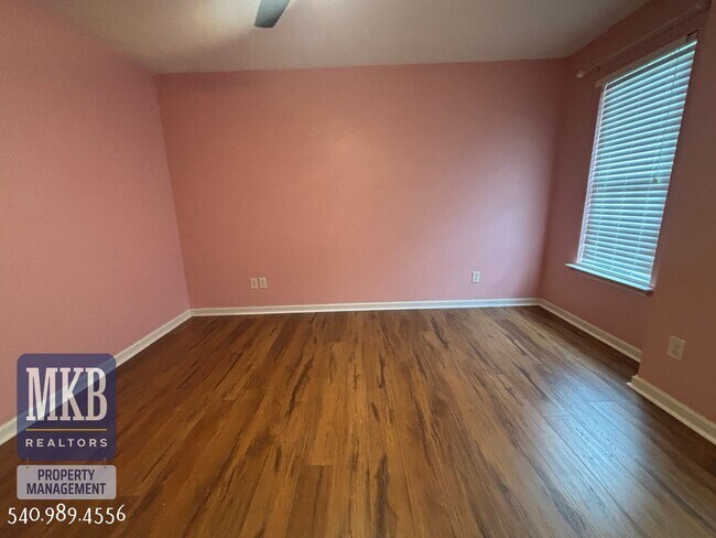Building Photo - 6423 Westshire Ct