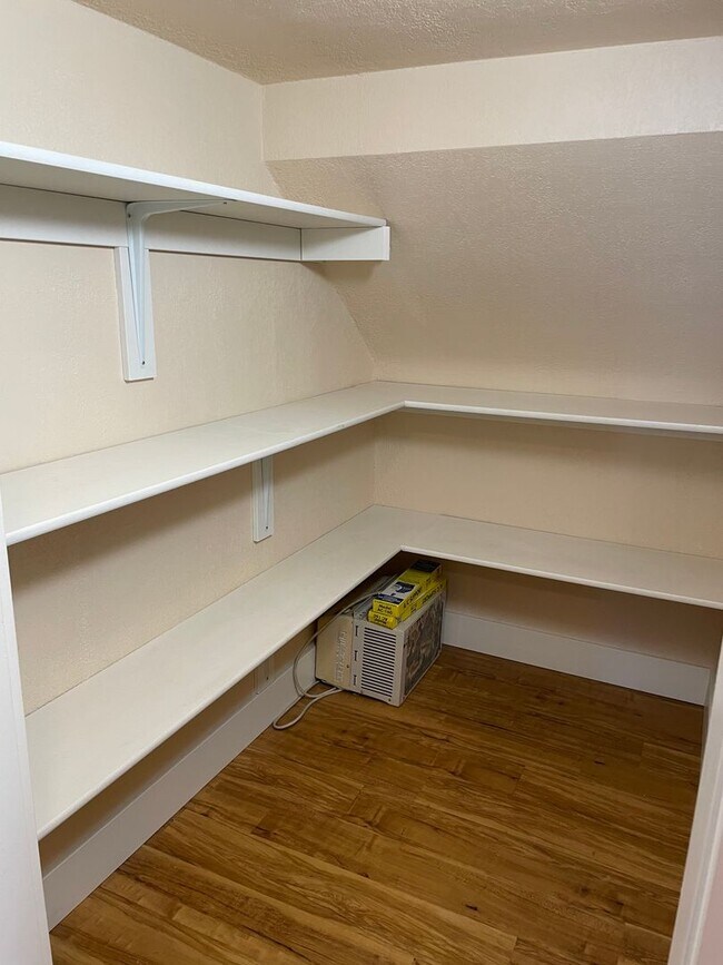 Building Photo - Johnstown Apartments (KC-KS)