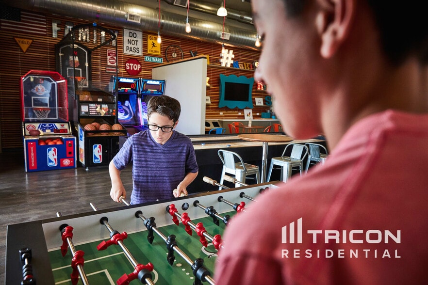 Building Photo - 9315 E Strobe Ave