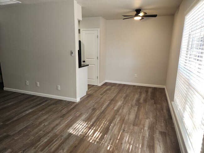 Building Photo - NOW LEASING 2 BEDROOM