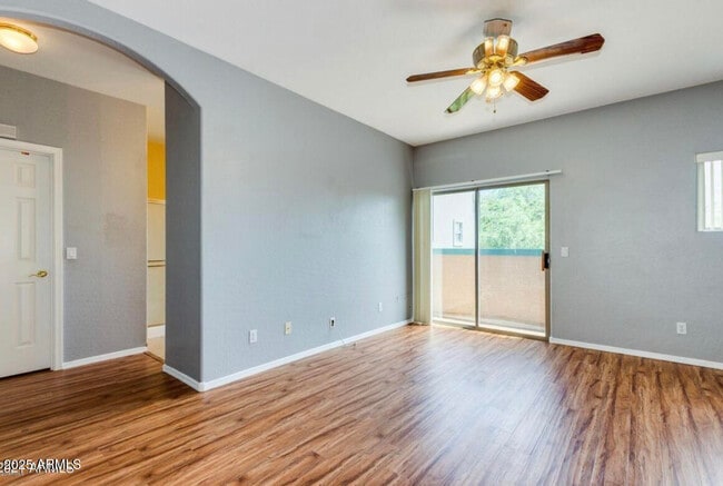 Building Photo - 2027 E University Dr