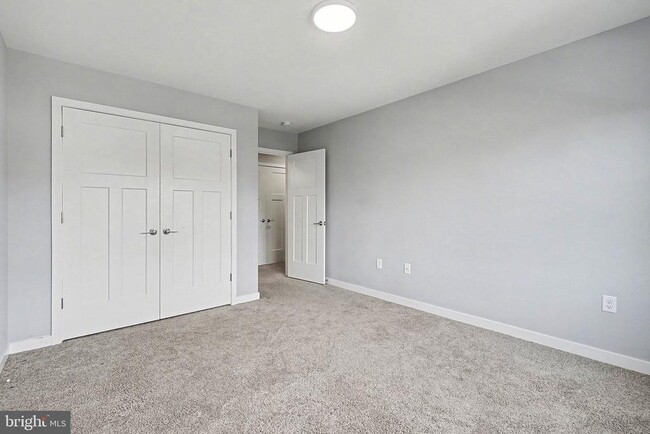 Building Photo - 120 HART Ln