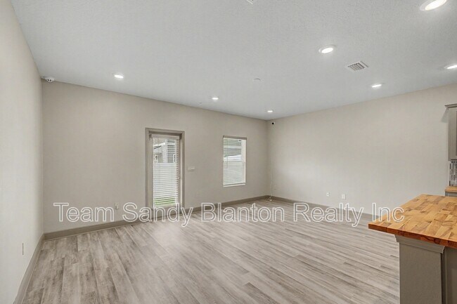 Building Photo - 9055 Golden Eye Dr
