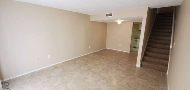 Building Photo - Townhome in Avalon Condominiums, Orlando