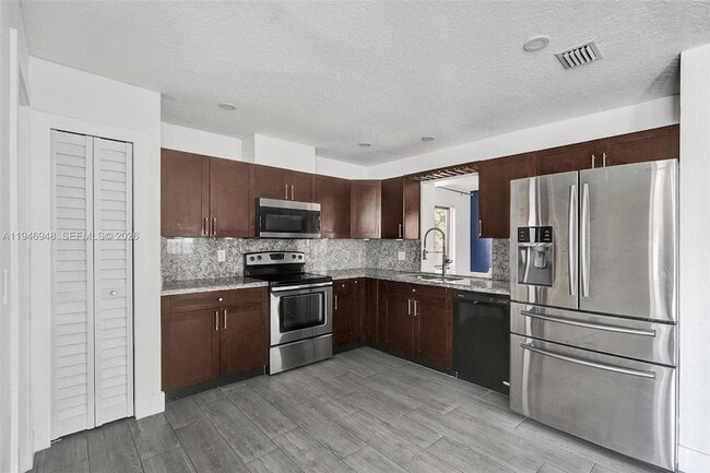 Building Photo - 8105 SW 19th St