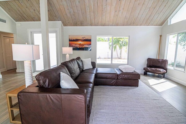 Building Photo - 103 W Sandpiper Cir