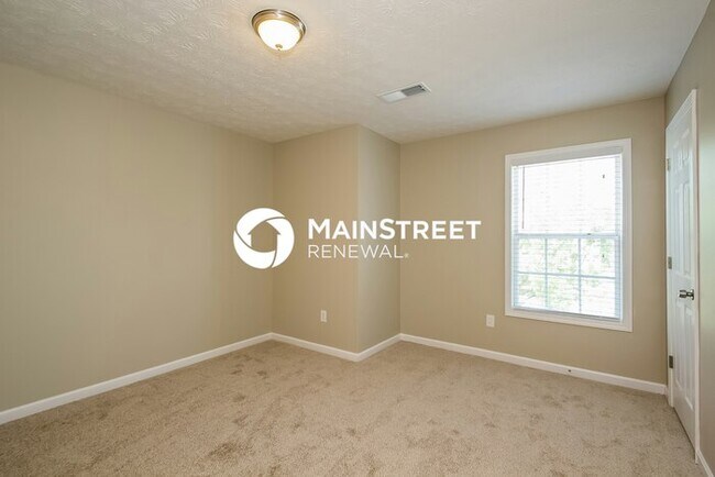 Building Photo - 2216 Swan Lake Ct