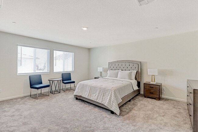 Building Photo - 4 YEARS NEW, FULLY FURNISHED 4 BEDROOM, 2....