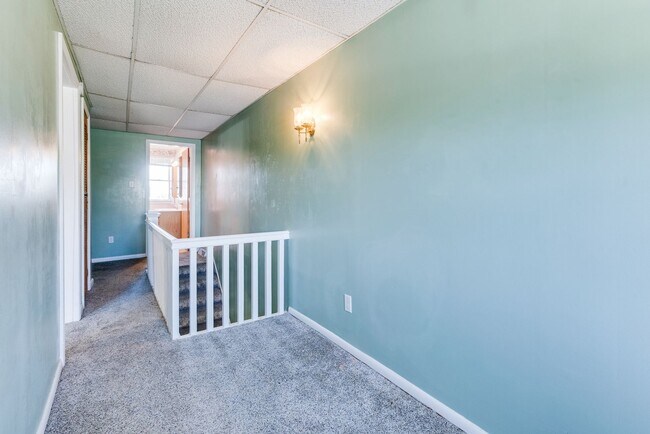 Building Photo - AVAILABLE NOW! 3 bed, 2 bath AMAZING House in Allentown!!!