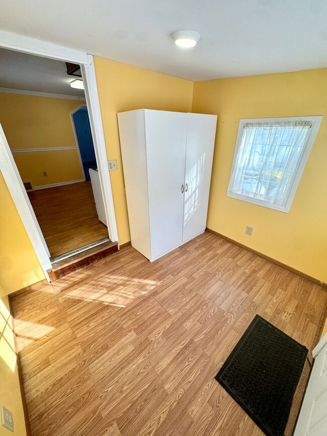 Building Photo - TWO BEDROOM HOME IN PARKLAND SCHOOLS