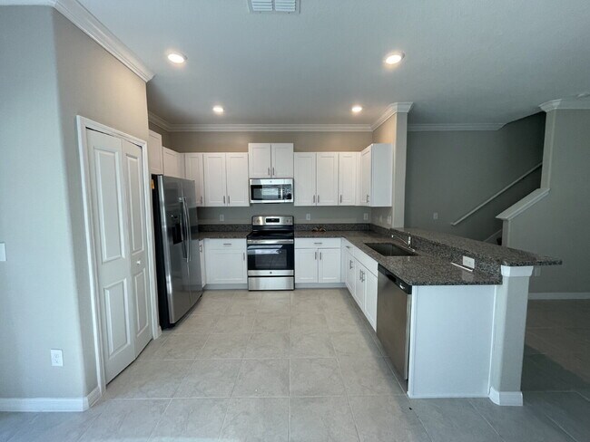 Building Photo - 23213 Willow Glen Way