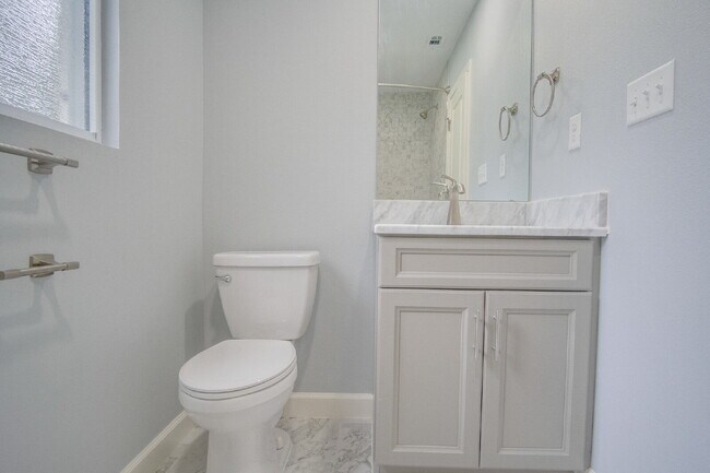 Building Photo - Updated 2BR/2BA Home Near Cordova Mall – Modern Updates & Convenient Location